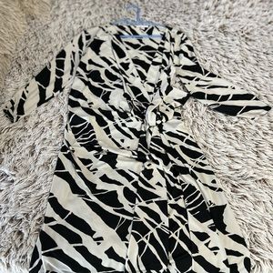 New York and Co. abstract print faux wrap dress